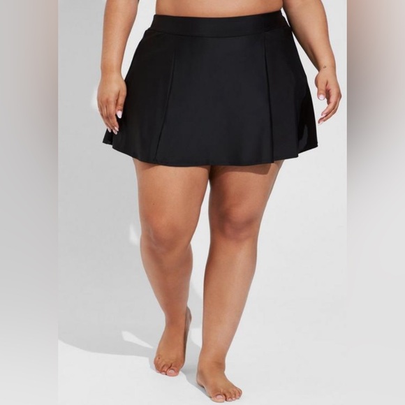 High Rise Tennis Swim Skirt With Short - Picture 4 of 5